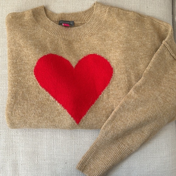 Vince Camuto Sweater with Heart ♥️ - Picture 5 of 5